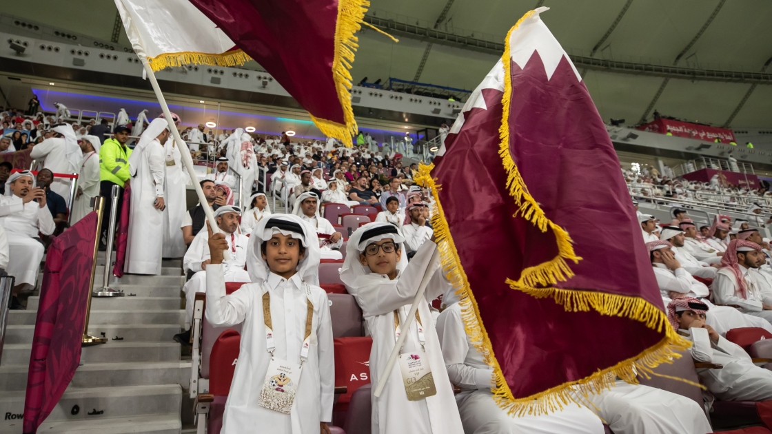 Young Qatari fans